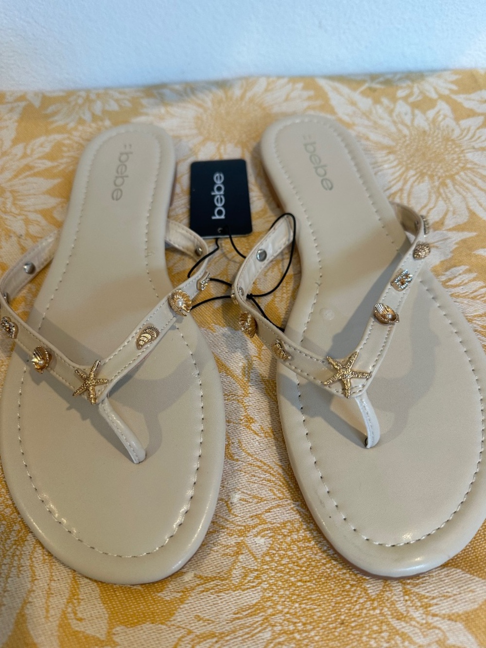 Bebe seashell Embellished sandals. 11 women, NWT